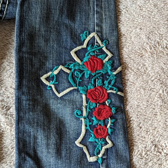Cowgirl Tuff Co Women's Embroidered Bootcut Jeans - Picture 4 of 9